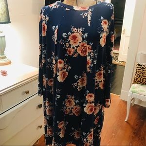 Tunic/Dress navy floral knit unique back